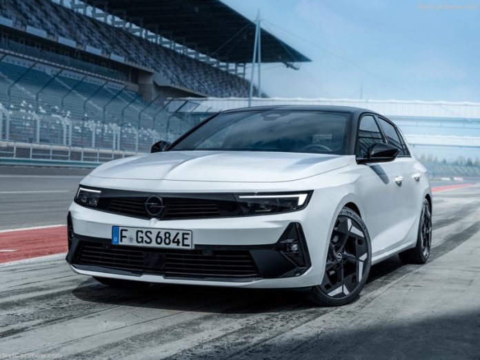 The 2023 Opel Astra GSe